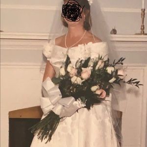 traditional ballroom wedding dress & veil size 8